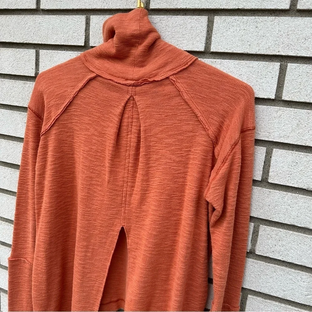 We The Free People Burnt Orange Split Back Turtleneck Knit Top High Low Hem XS